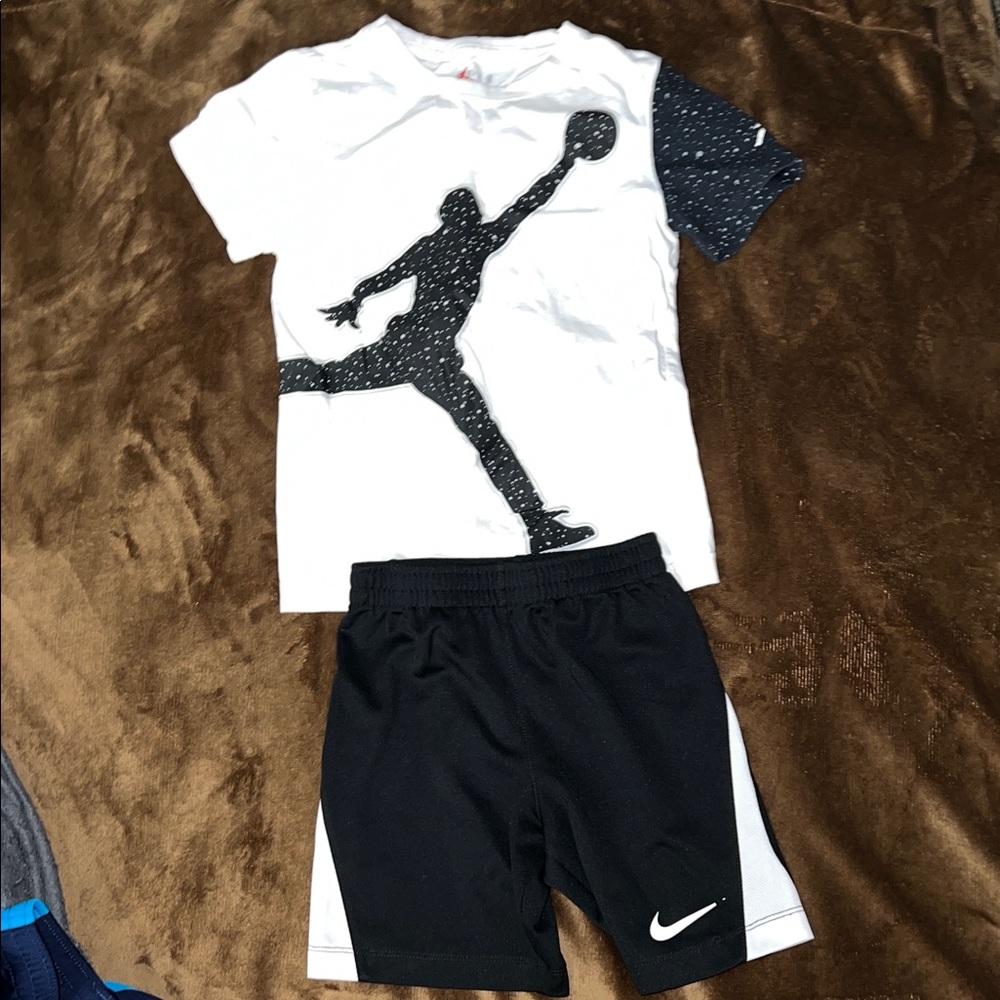 Nike White and Black Basketball Graphic Set